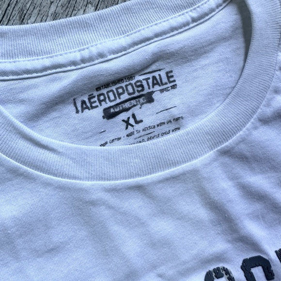 Like brand new - Vintage Aeropostale tshirt - Picture 2 of 3